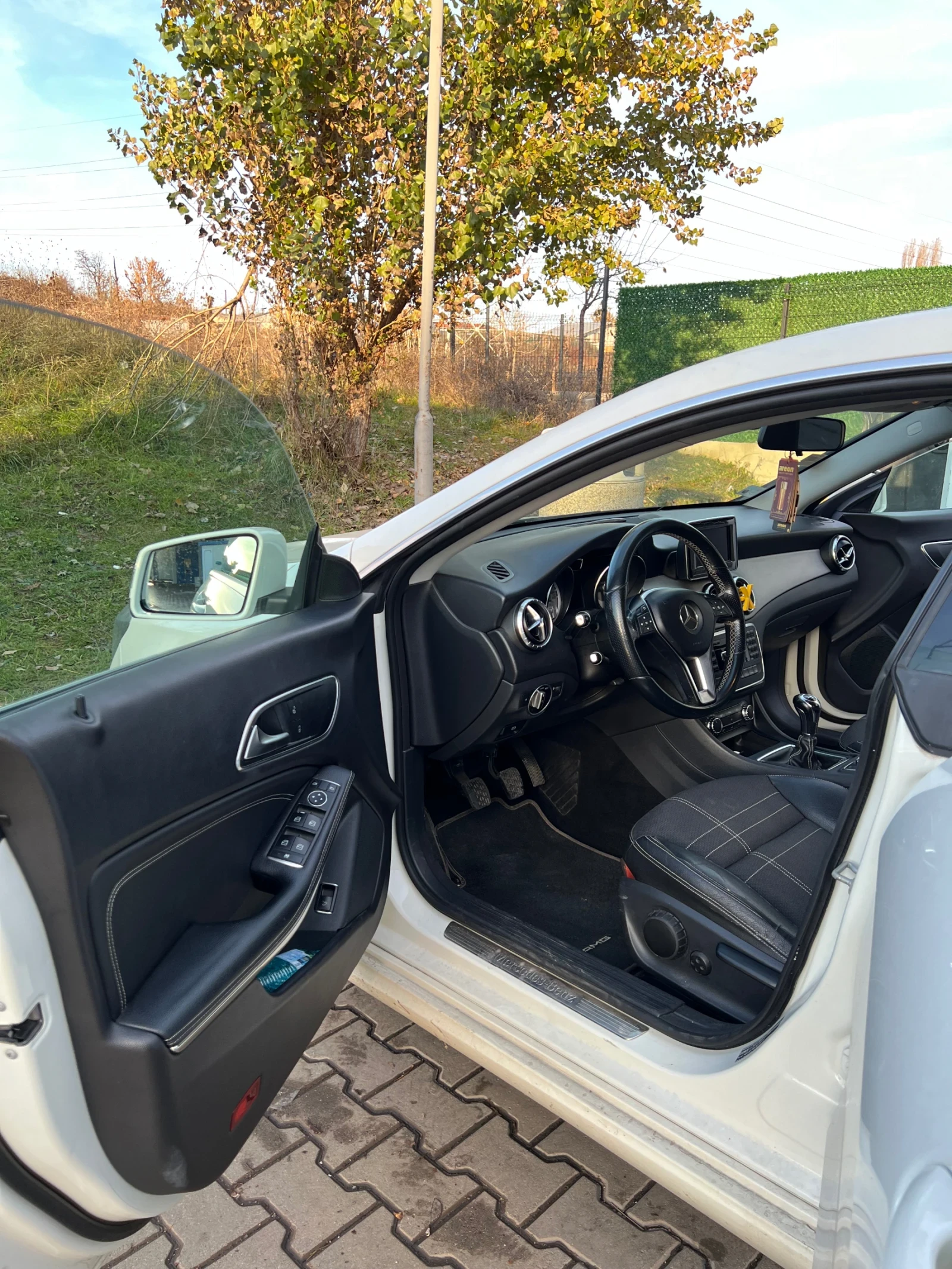 Mercedes-Benz CLA 200, снимка 7 - Автомобили и джипове - 55796868