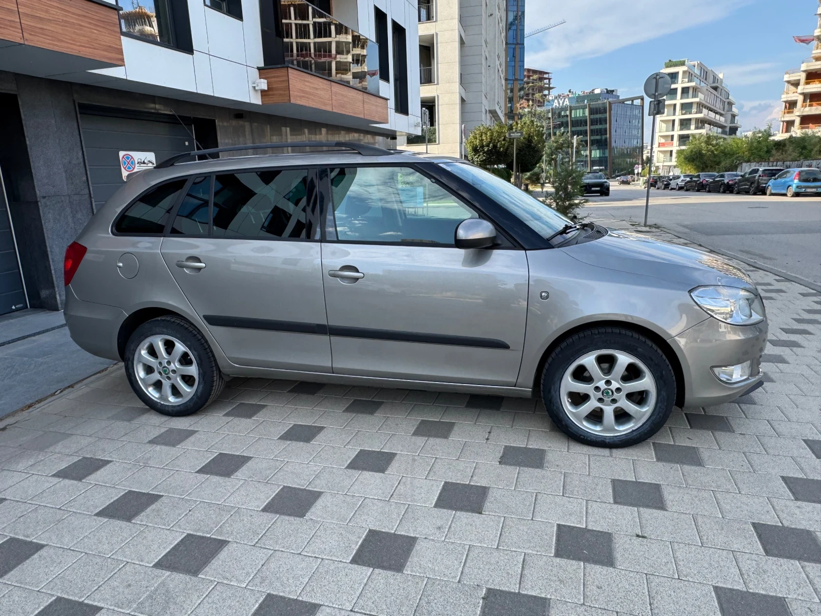 Skoda Fabia, снимка 3 - Автомобили и джипове - 55801308
