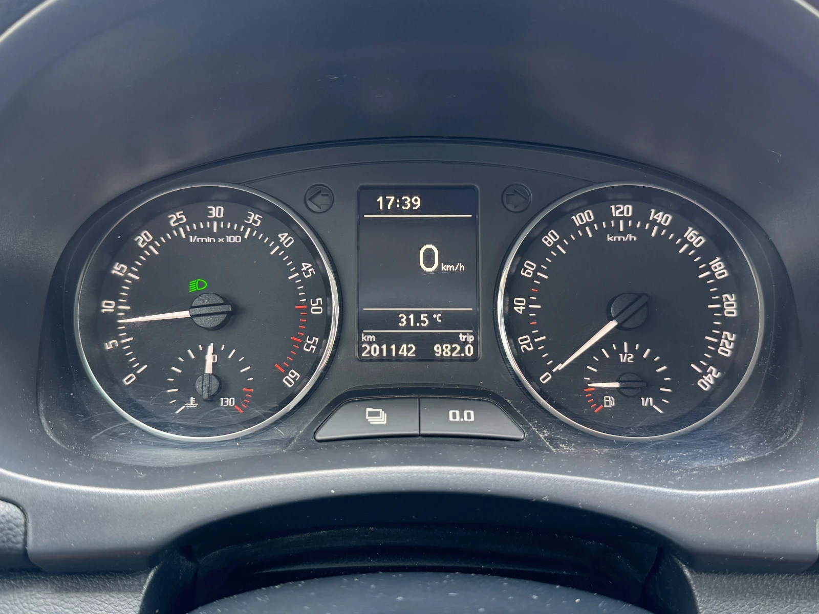 Skoda Fabia, снимка 11 - Автомобили и джипове - 55801308