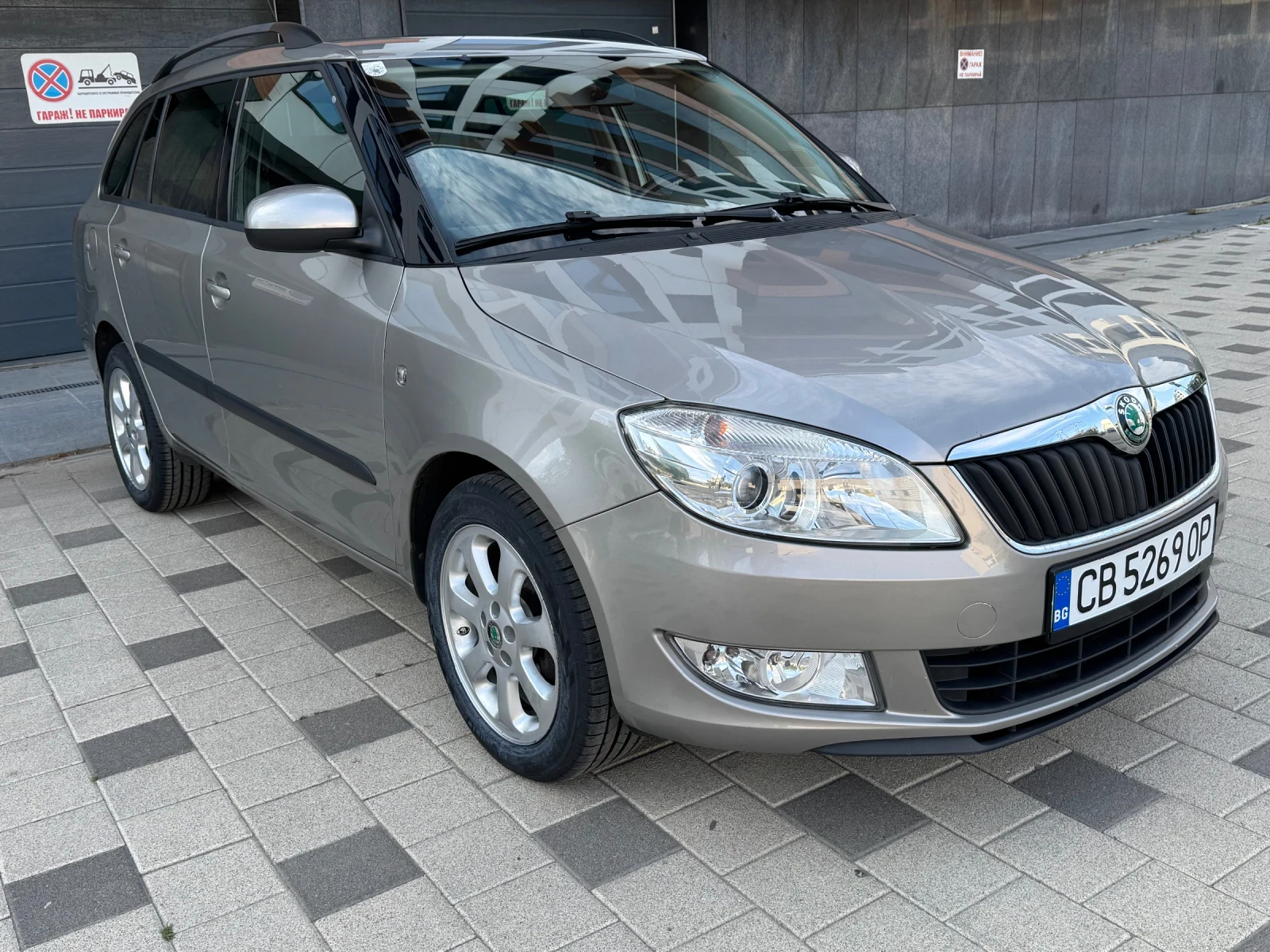 Skoda Fabia, снимка 2 - Автомобили и джипове - 55801308