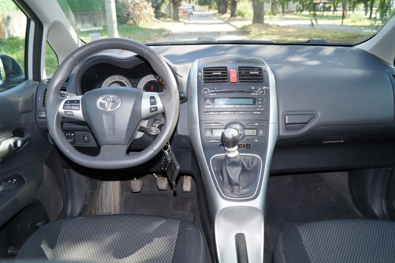Toyota Auris, снимка 7 - Автомобили и джипове - 55958014