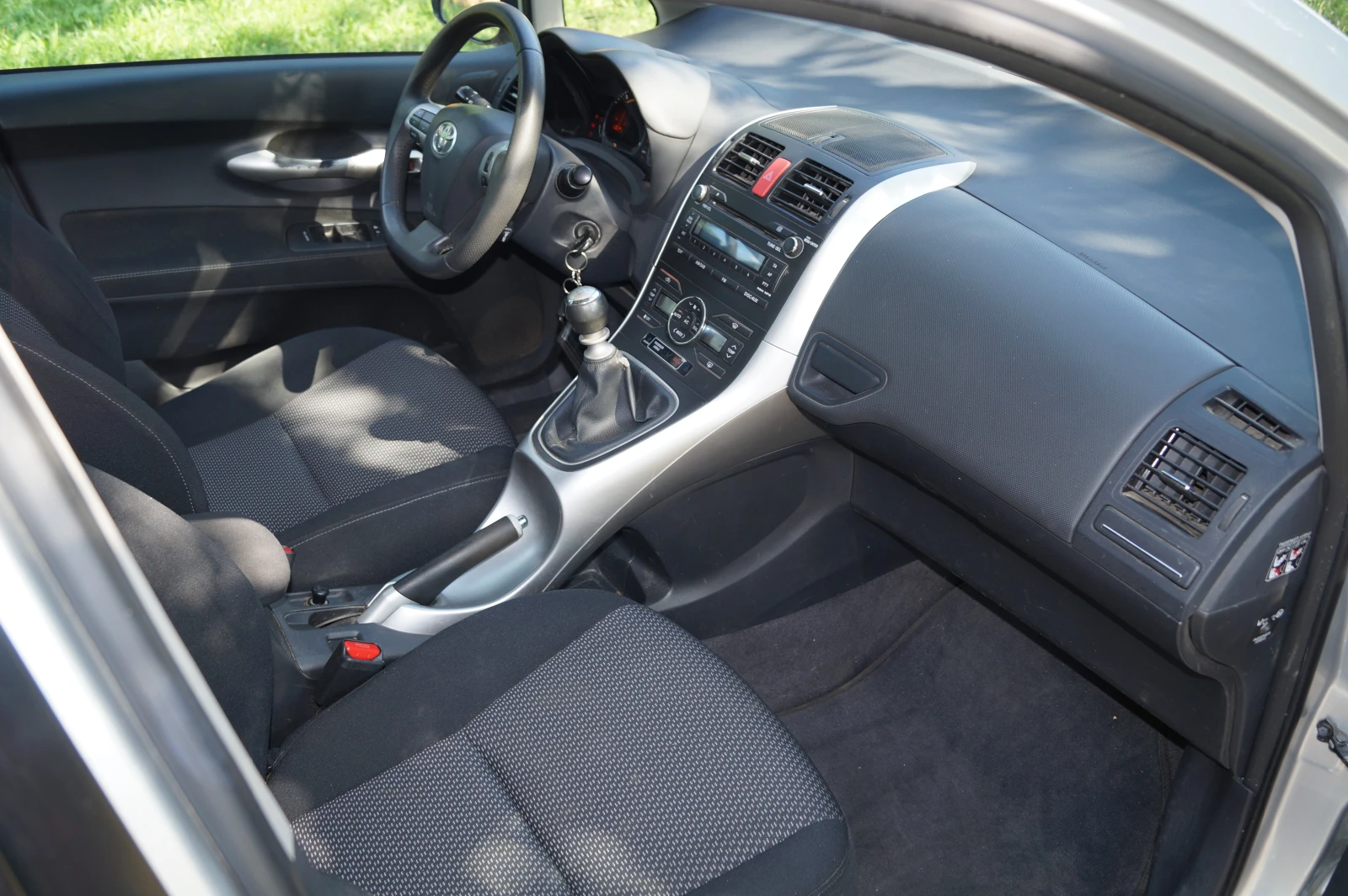 Toyota Auris, снимка 9 - Автомобили и джипове - 55958014