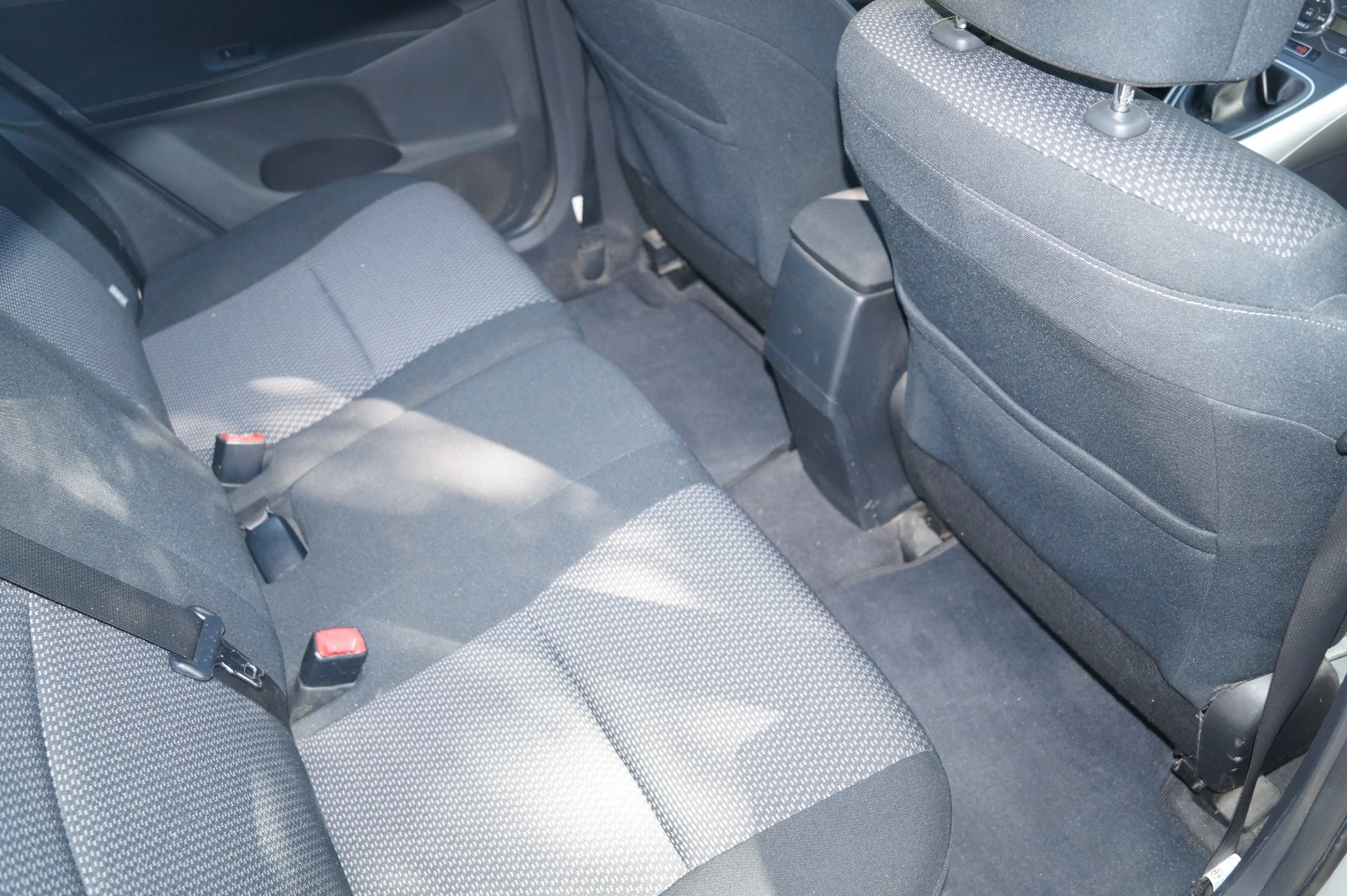 Toyota Auris, снимка 10 - Автомобили и джипове - 55958014