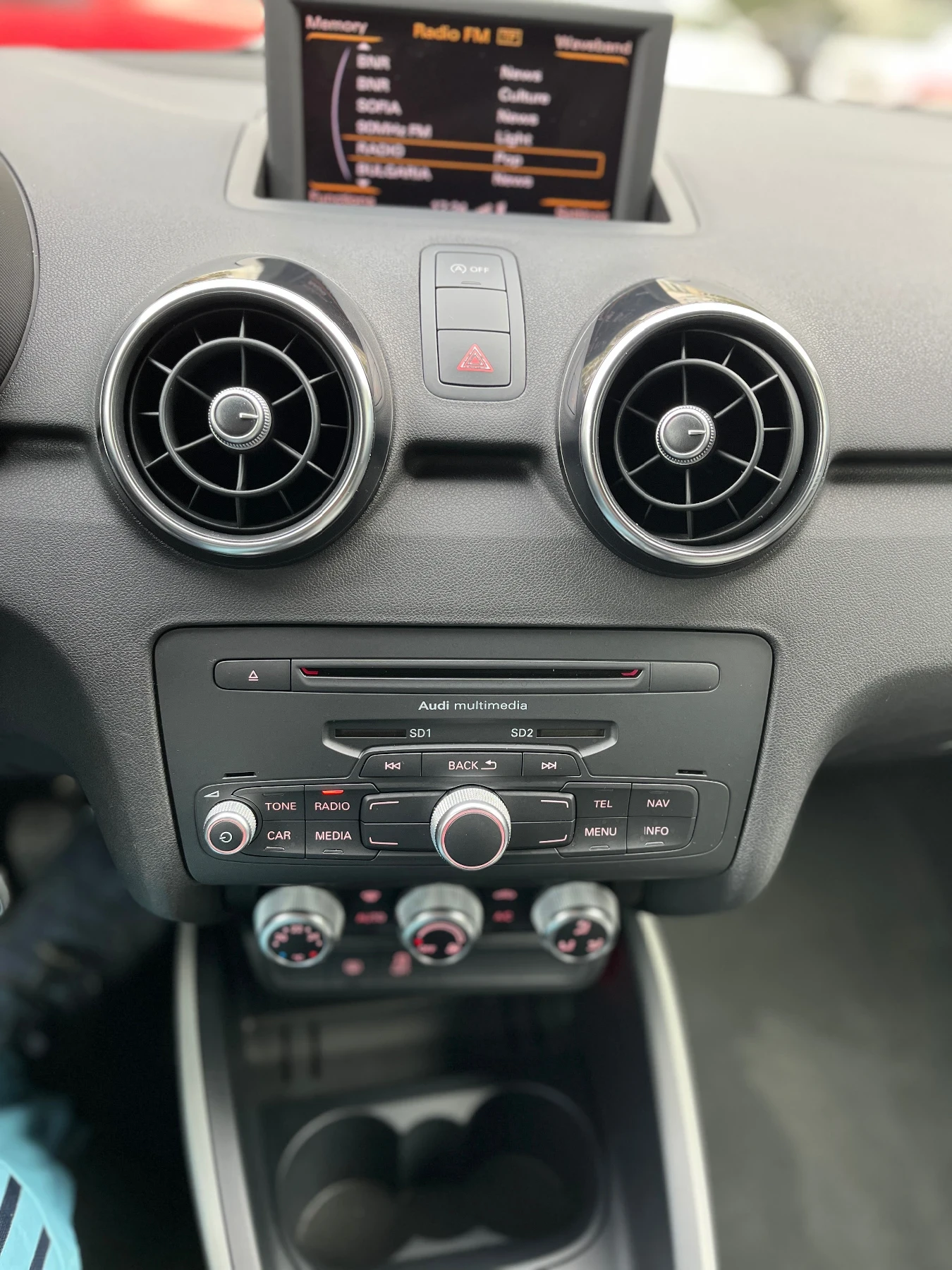 Audi A1 1.2TFSI, снимка 8 - Автомобили и джипове - 56158717