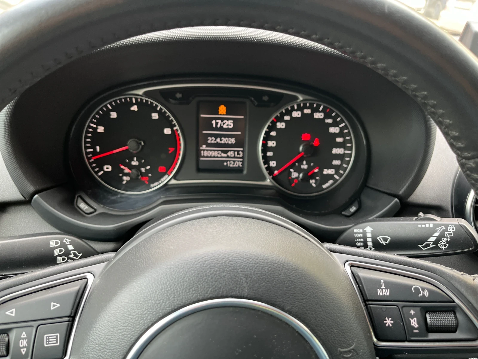 Audi A1 1.2TFSI, снимка 9 - Автомобили и джипове - 56158717