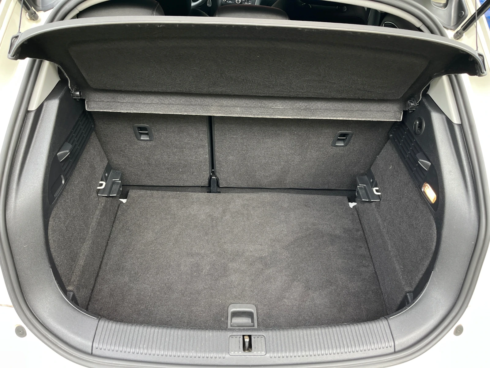 Audi A1 1.2TFSI, снимка 10 - Автомобили и джипове - 56158717