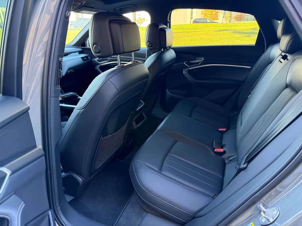 Audi E-Tron * Progressiv Coupe * Carfax * 360 * ЦЕНА ДО БГ * , снимка 10 - Автомобили и джипове - 56636680