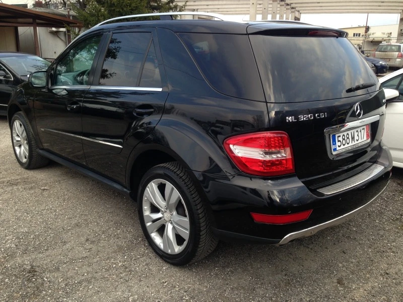 Mercedes-Benz ML 320 cdi4maticFACE/FULLopt/SPORT/Алкантара, снимка 9 - Автомобили и джипове - 44649929