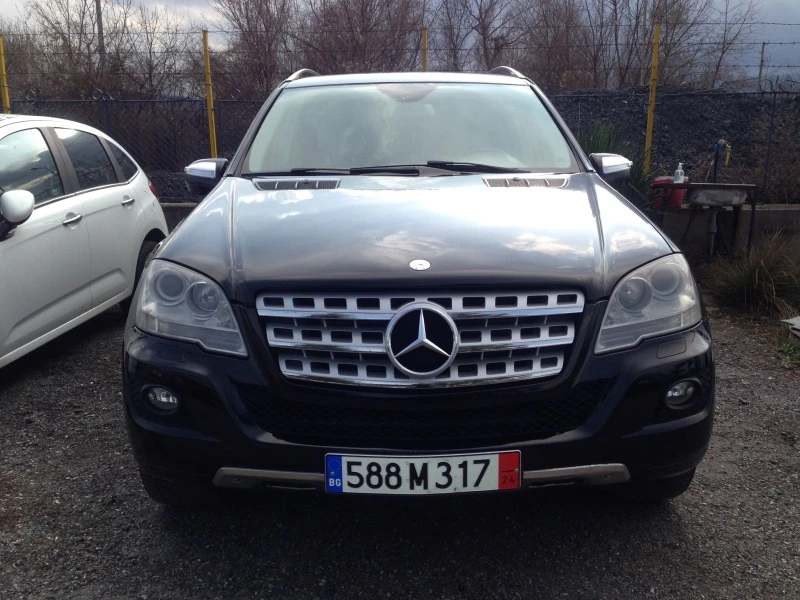 Mercedes-Benz ML 320 cdi4maticFACE/FULLopt/SPORT/Алкантара, снимка 2 - Автомобили и джипове - 44649929