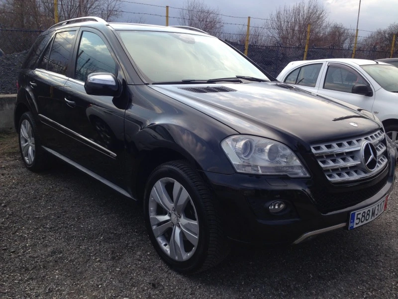 Mercedes-Benz ML 320 cdi4maticFACE/FULLopt/SPORT/Алкантара, снимка 3 - Автомобили и джипове - 44649929