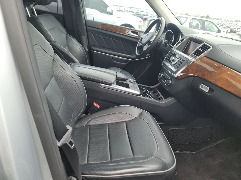 Mercedes-Benz GL  550 4MATIC, снимка 9 - Автомобили и джипове - 47301885