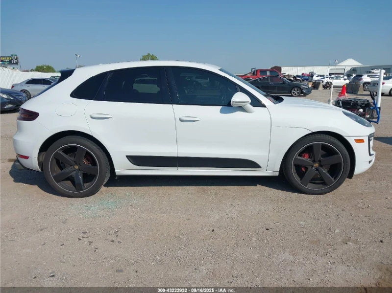 Porsche Macan GTS* PANOROOF* LEATHER* PREMIUM SOUND* , снимка 9 - Автомобили и джипове - 52627381