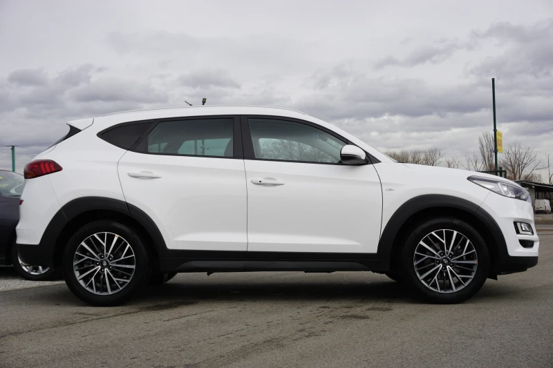 Hyundai Tucson 1.6 MHEV/4X4/Навигация/Камера/100хкм, снимка 8 - Автомобили и джипове - 52807170