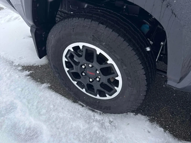 Toyota Tacoma * Hybrid * CARFAX * БЕЗ ПЪРВОНАЧАЛНА ВНОСКА, снимка 7 - Автомобили и джипове - 52990854