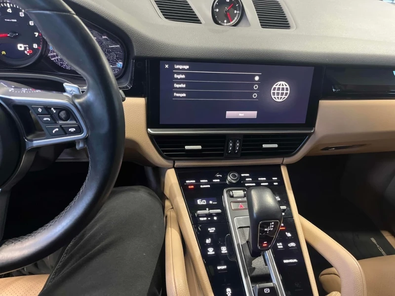 Porsche Cayenne 2022 AWD * CARFAX * БЕЗ ПЪРВОНАЧАЛНА ВНОСКА, снимка 9 - Автомобили и джипове - 53059211