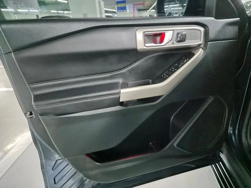 Ford Explorer 2.3 h Automatic, снимка 11 - Автомобили и джипове - 55954060