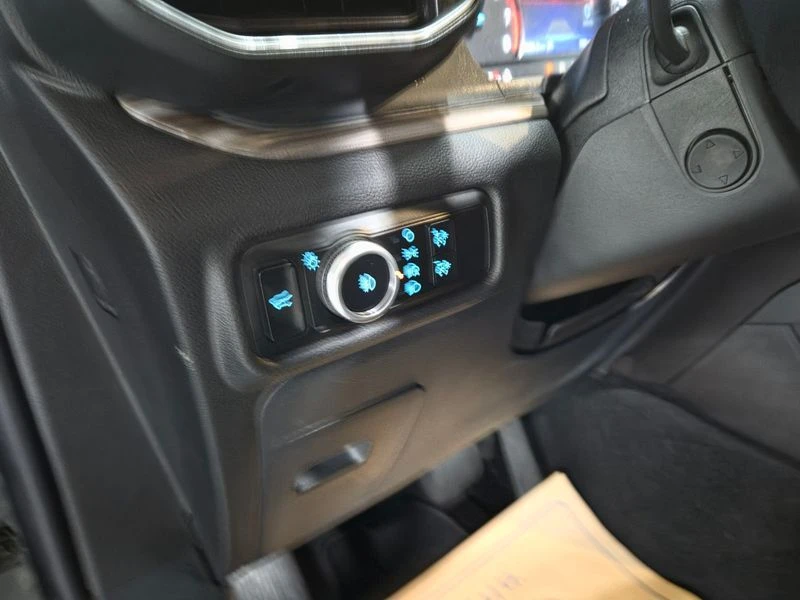 Ford Explorer 2.3 h Automatic, снимка 12 - Автомобили и джипове - 55954060