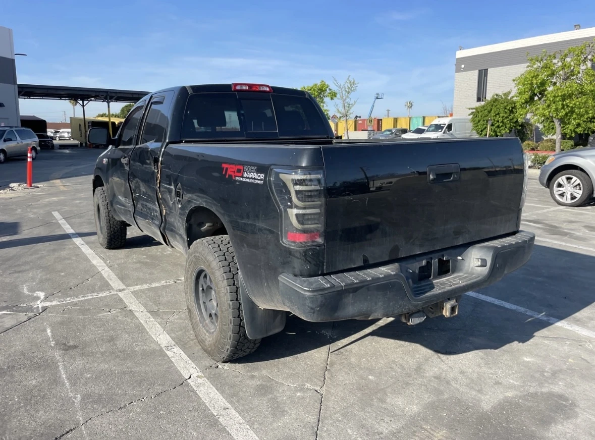 Toyota Tundra 5.7 4x4 - изображение 9