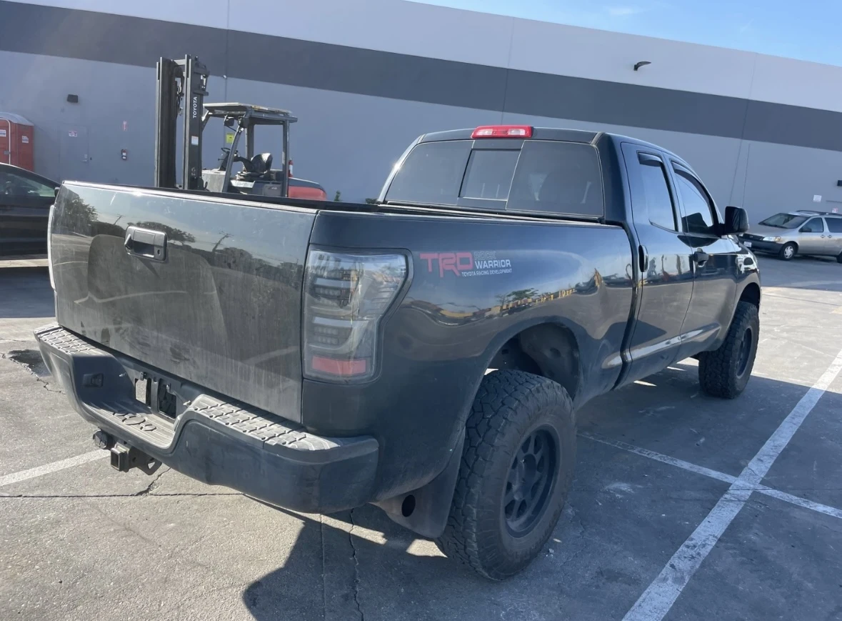 Toyota Tundra 5.7 4x4 - изображение 7