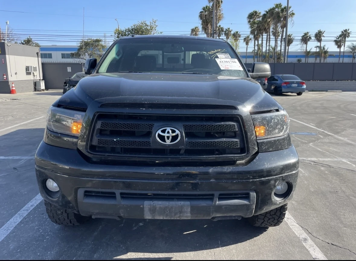 Toyota Tundra 5.7 4x4 - изображение 3