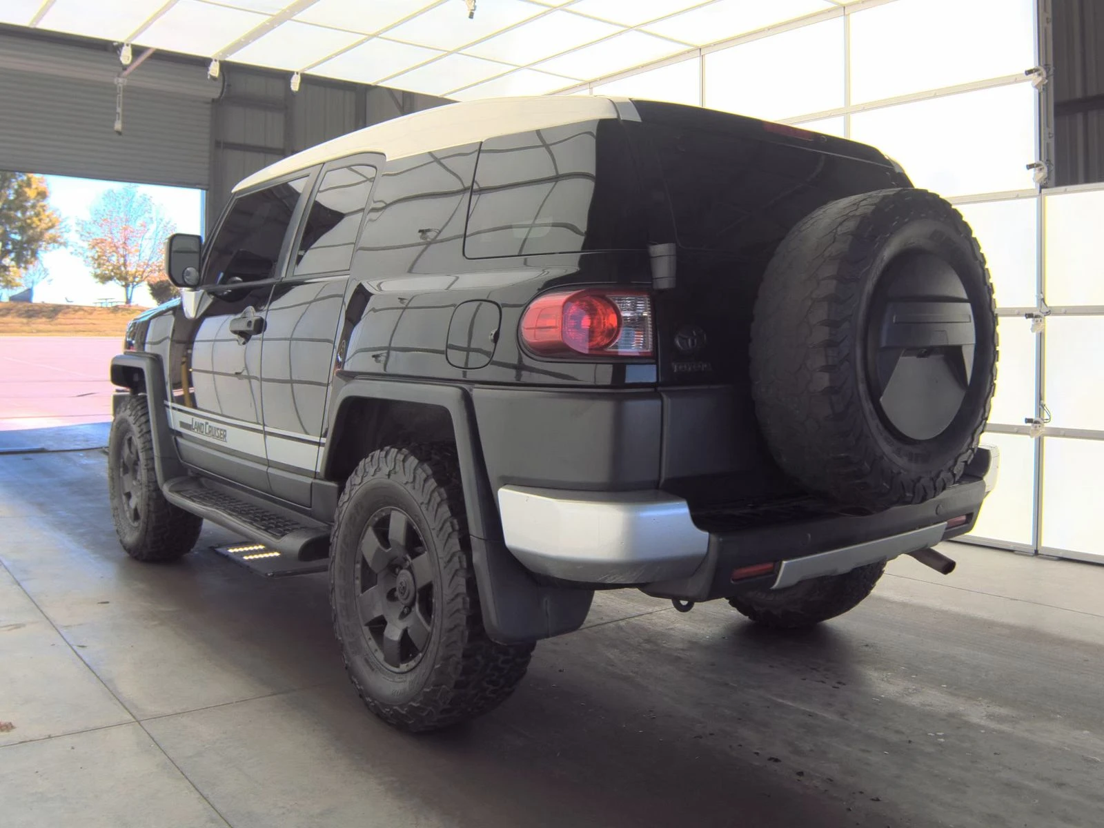 Toyota Fj cruiser 2010 Toyota FJ Cruiser w/Rear Doors - изображение 7