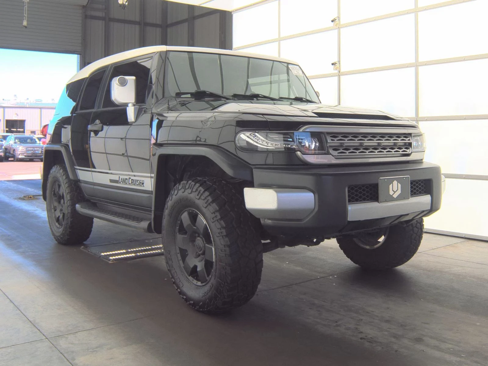 Toyota Fj cruiser 2010 Toyota FJ Cruiser w/Rear Doors - изображение 4