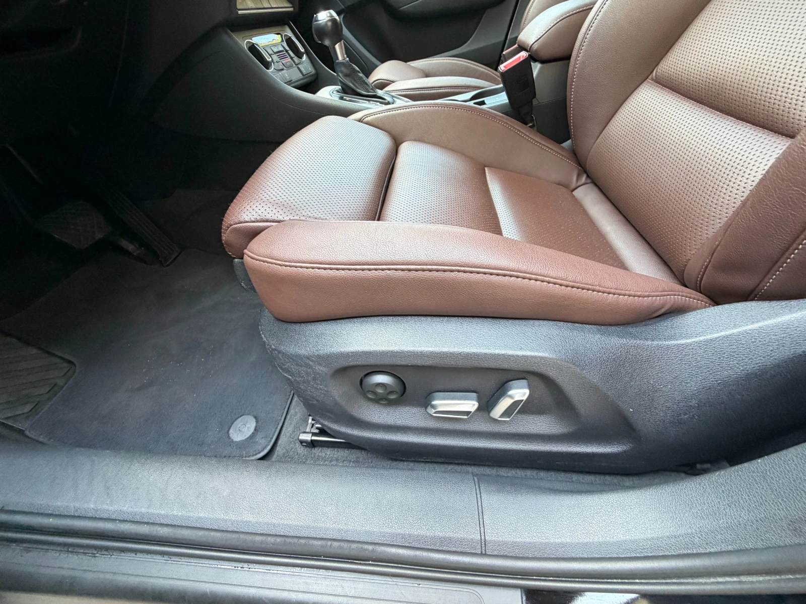 Audi Q3 2.0 TDI Quattro, снимка 10 - Автомобили и джипове - 55071036