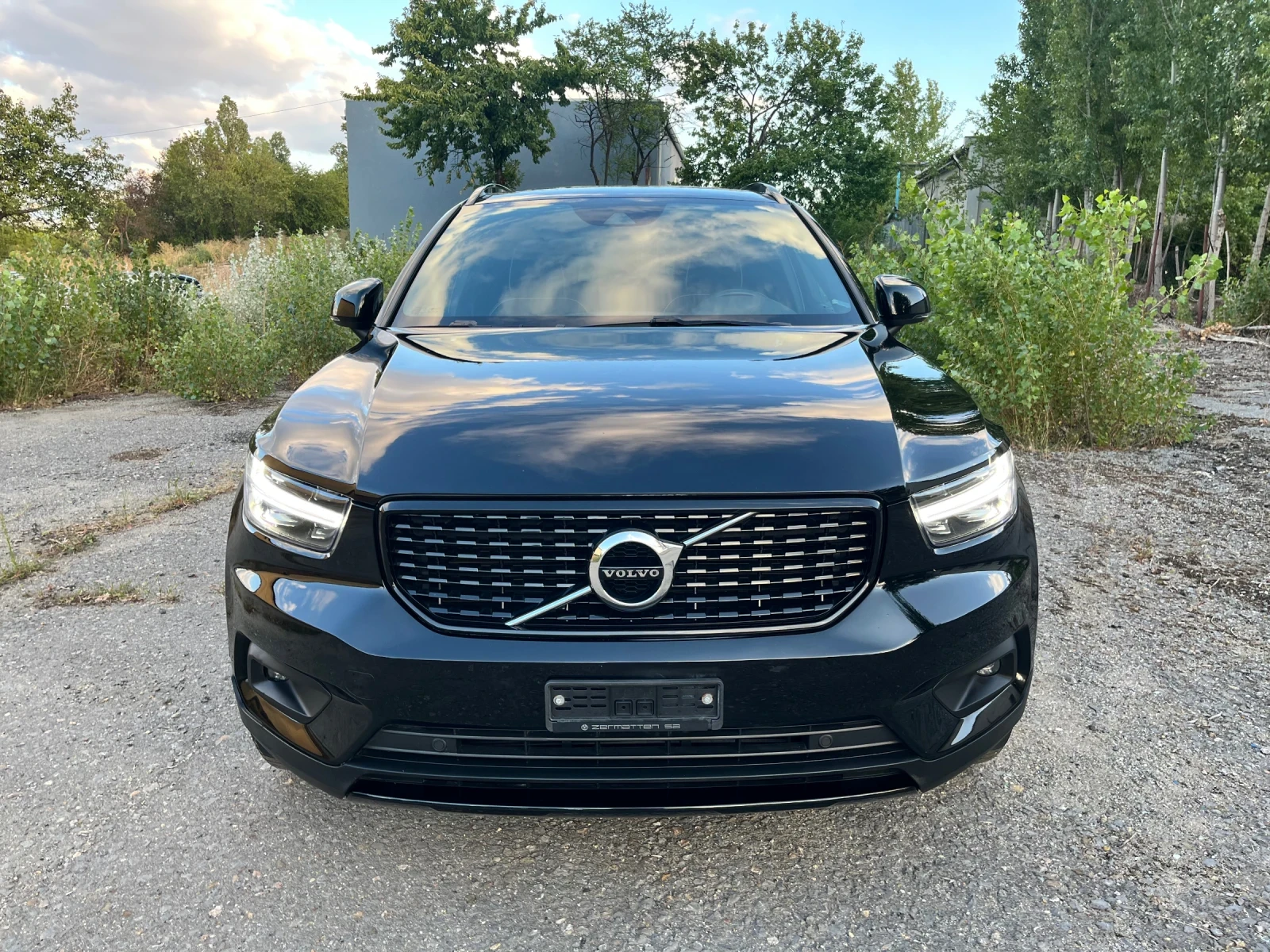 Volvo XC40 2.0 T R-design, снимка 2 - Автомобили и джипове - 56067890