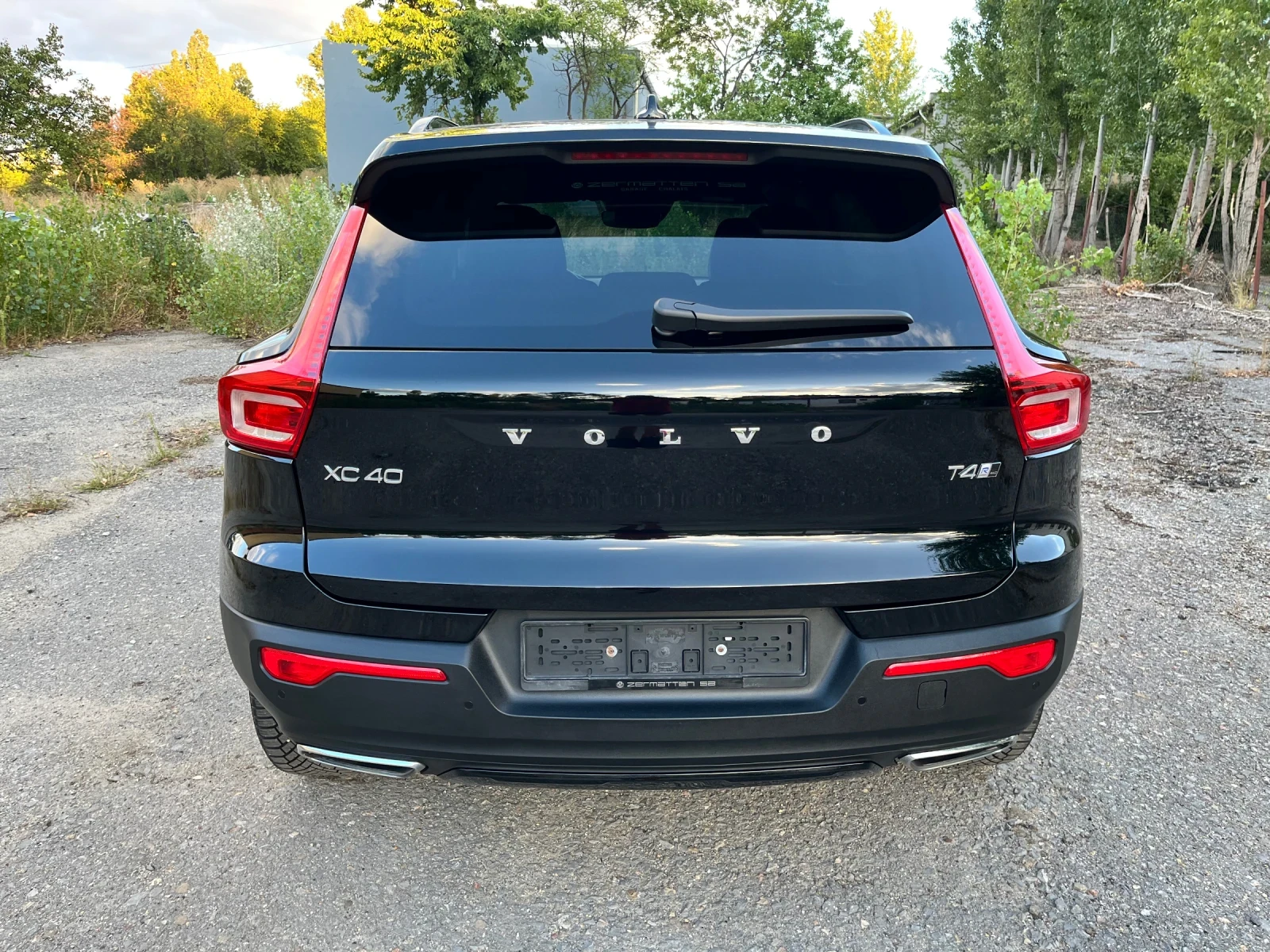 Volvo XC40 2.0 T R-design, снимка 3 - Автомобили и джипове - 56067890
