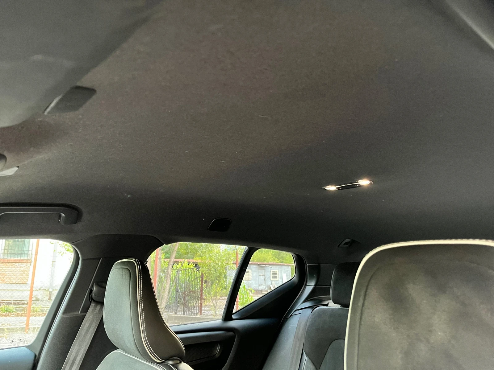 Volvo XC40 2.0 T R-design, снимка 8 - Автомобили и джипове - 56067890