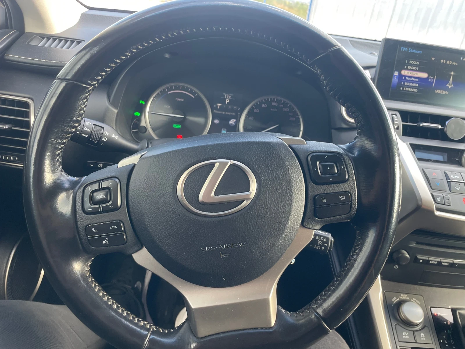 Lexus NX 300h Хибрид, снимка 4 - Автомобили и джипове - 56586424