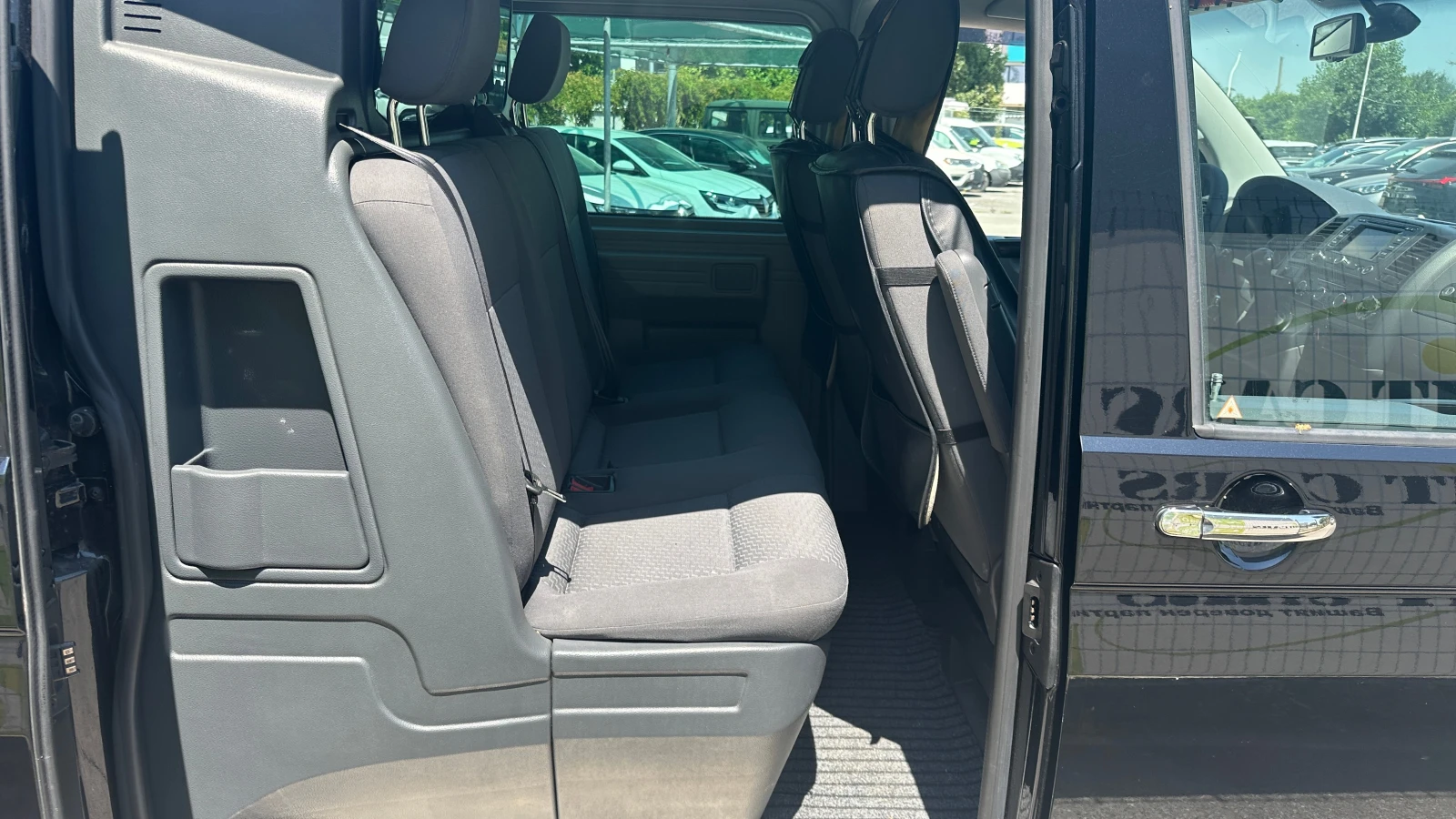VW Transporter 2.0 TDI / DSG - изображение 10