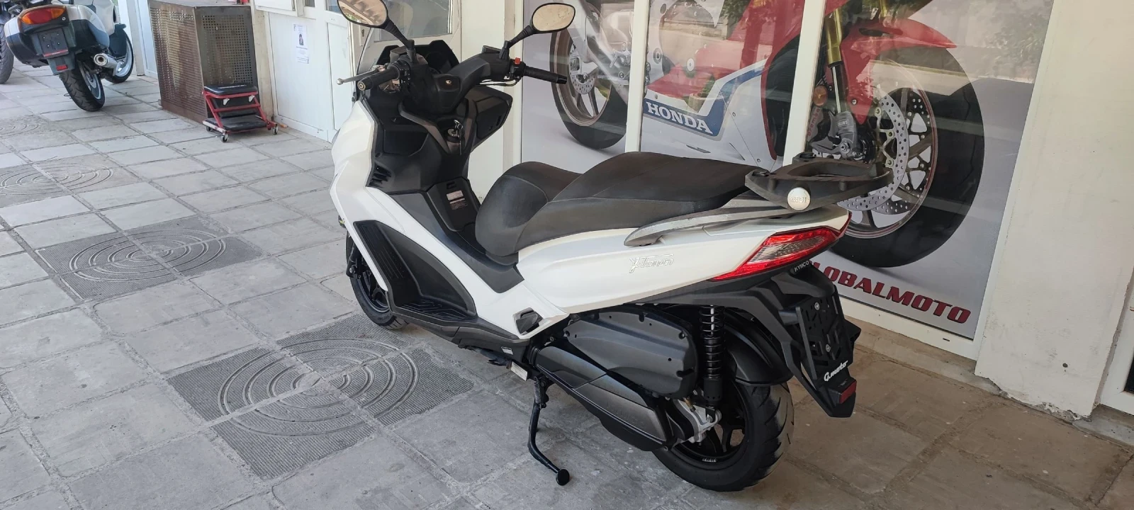 Kymco Downtown X.TOWN 300 - изображение 2