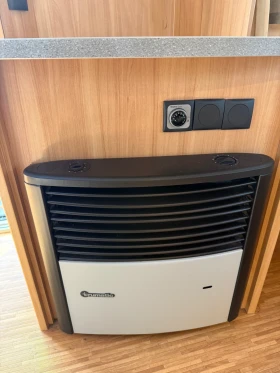 Каравана Dethleffs Camper Форцелт, Газов бойлер, мувър и други, снимка 12