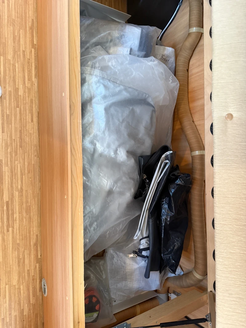 Каравана Dethleffs Camper Форцелт, Газов бойлер, мувър и други, снимка 16 - Каравани и кемпери - 51725412