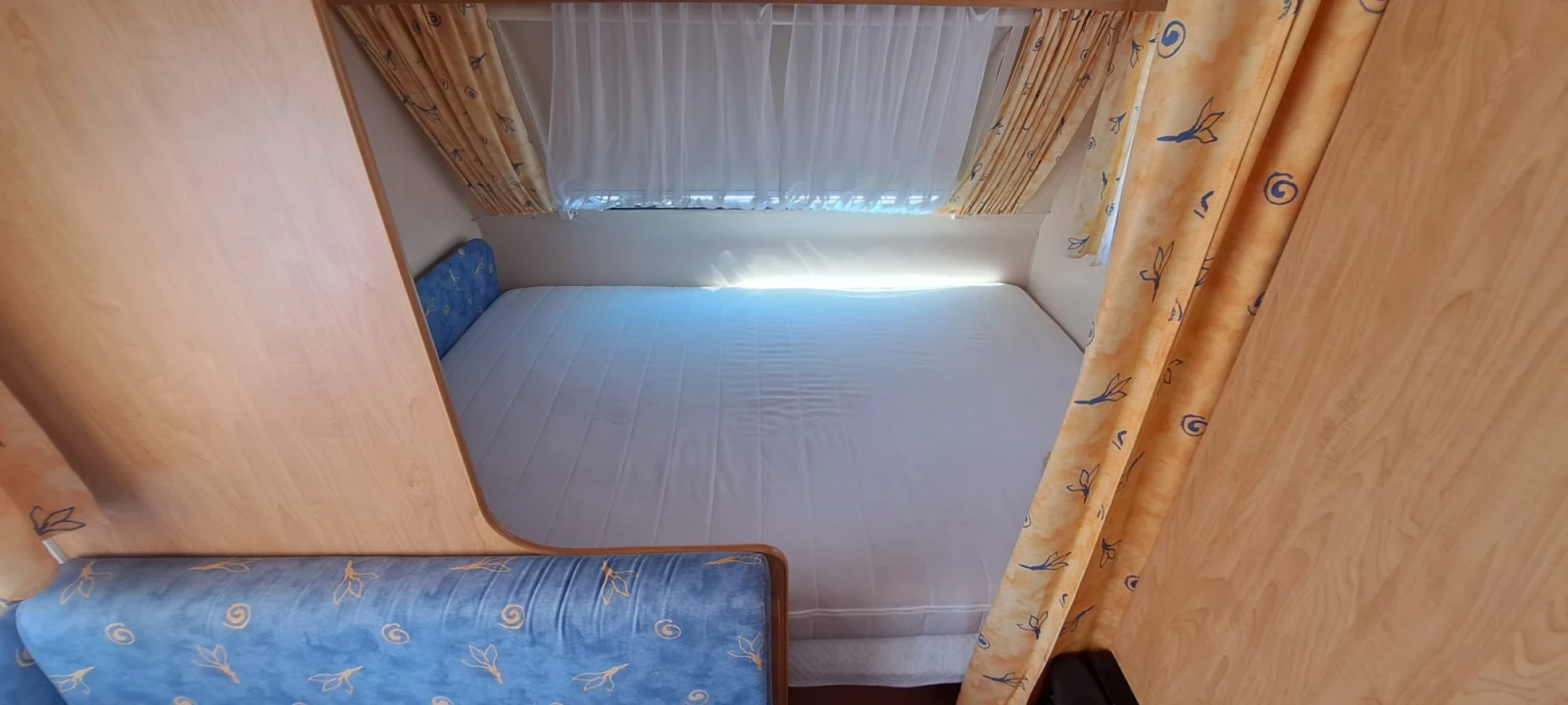 Каравана Caravelair 440, снимка 5 - Каравани и кемпери - 56274146