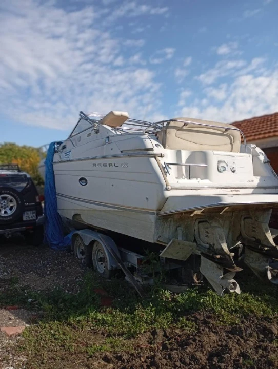 Моторна яхта Regal 2765, снимка 3 - Воден транспорт - 53734107