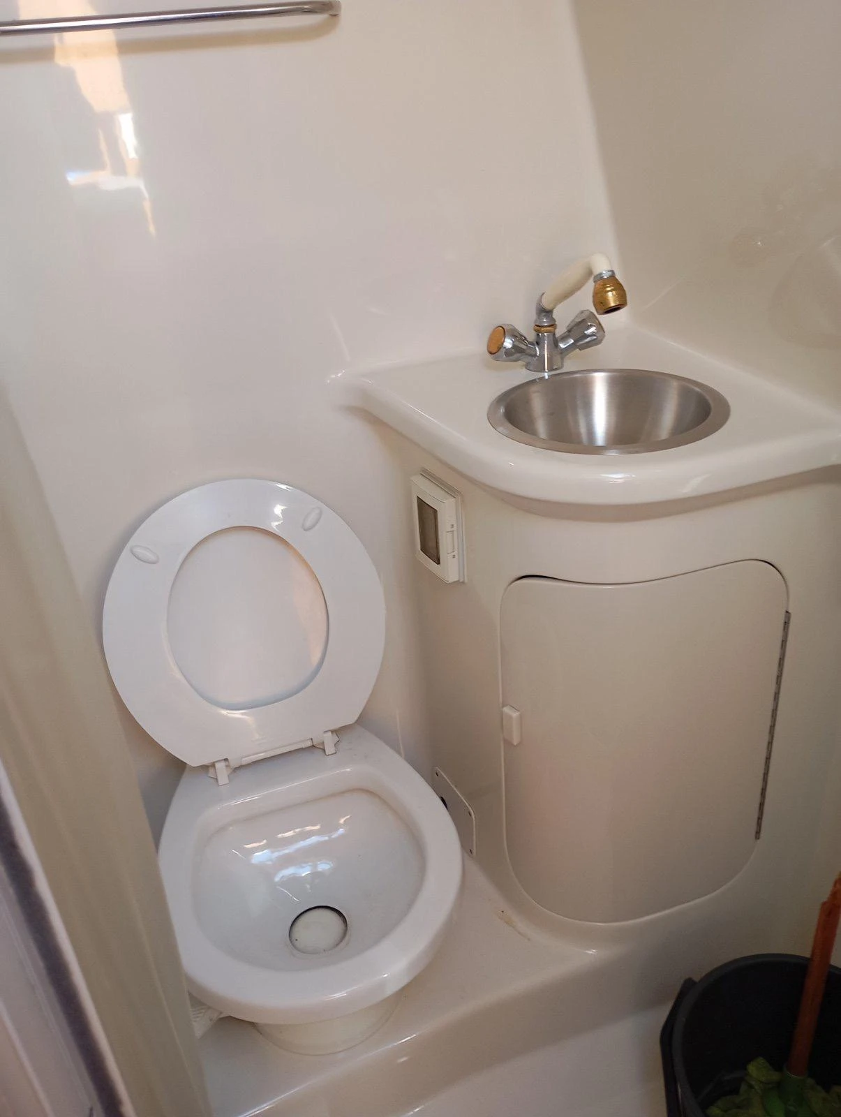 Моторна яхта Regal 2765, снимка 5 - Воден транспорт - 53734107