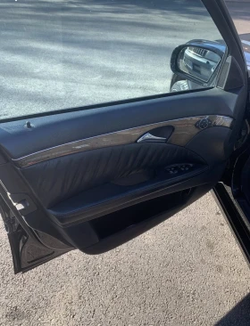 Mercedes-Benz E 320, снимка 7