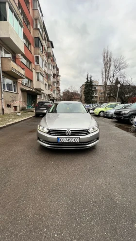 VW Passat 2.0TDI DSG Higline Навигация/Подгрев/Full LED, снимка 9