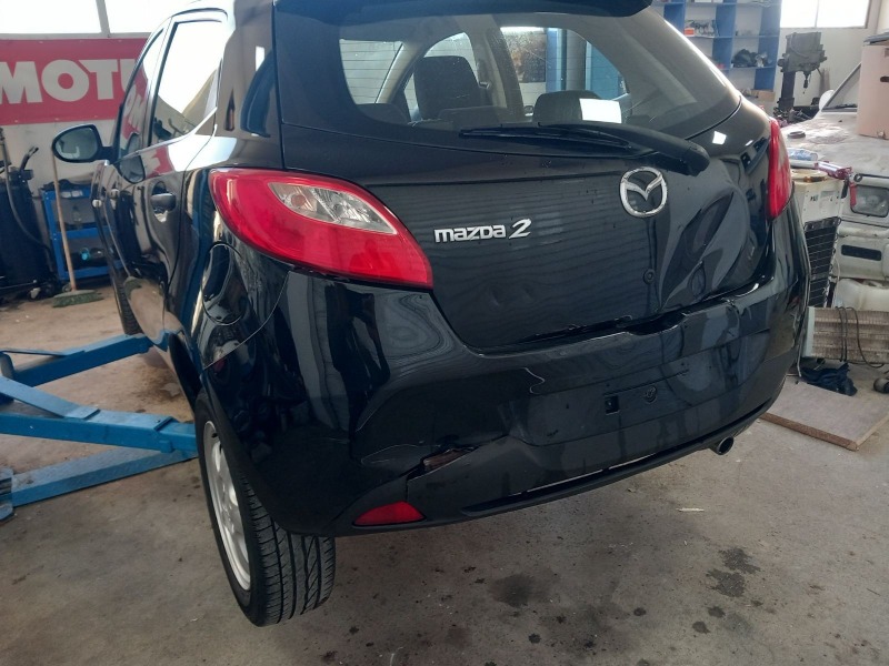 Mazda 2 1.3, снимка 2 - Автомобили и джипове - 38938057