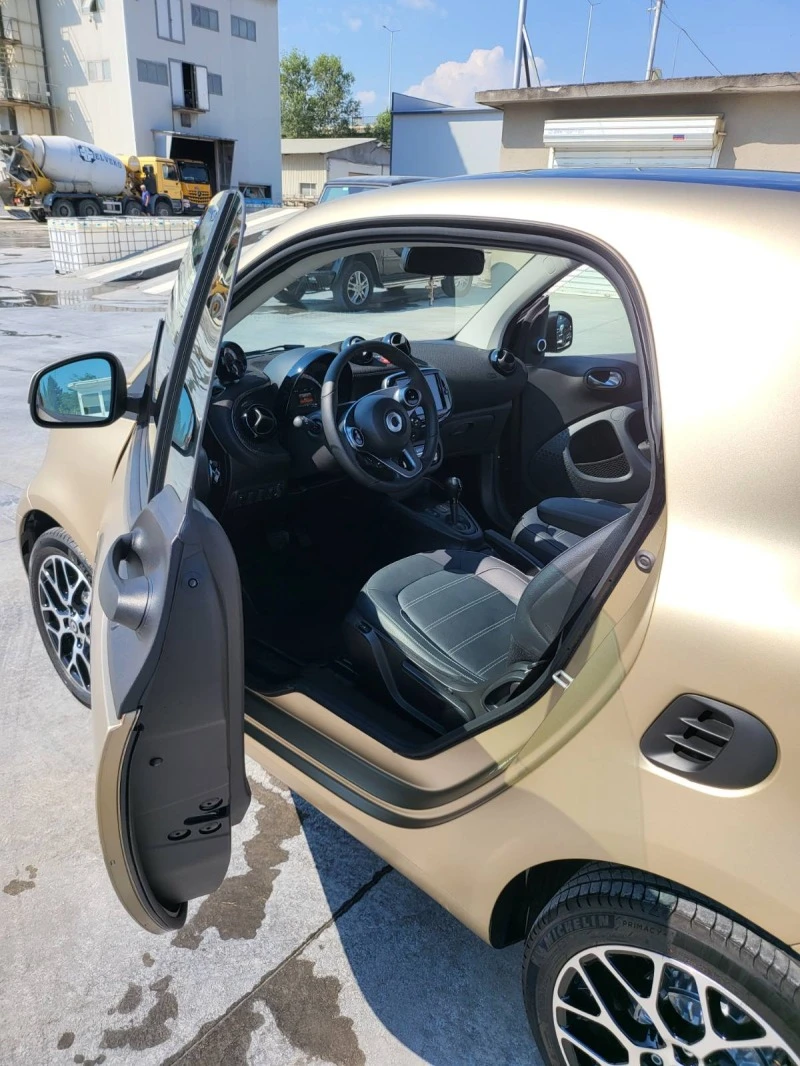 Smart Fortwo, снимка 16 - Автомобили и джипове - 46290349