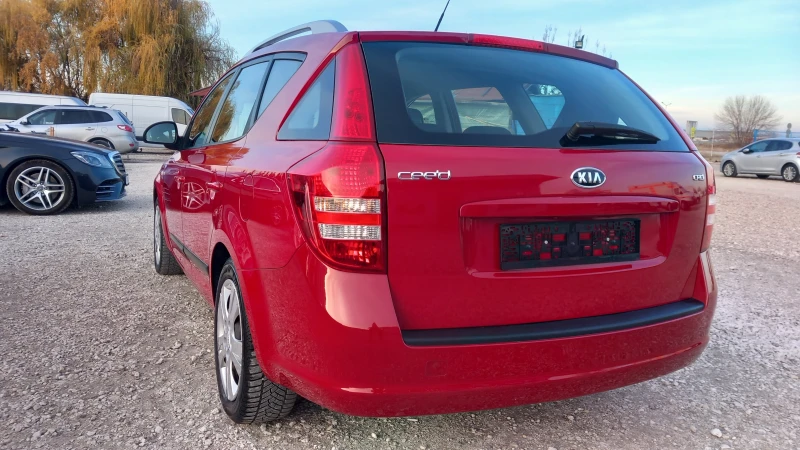 Kia Ceed 1.6CRDI-175000км/КЛИМАТРОНИК , снимка 3 - Автомобили и джипове - 48032328