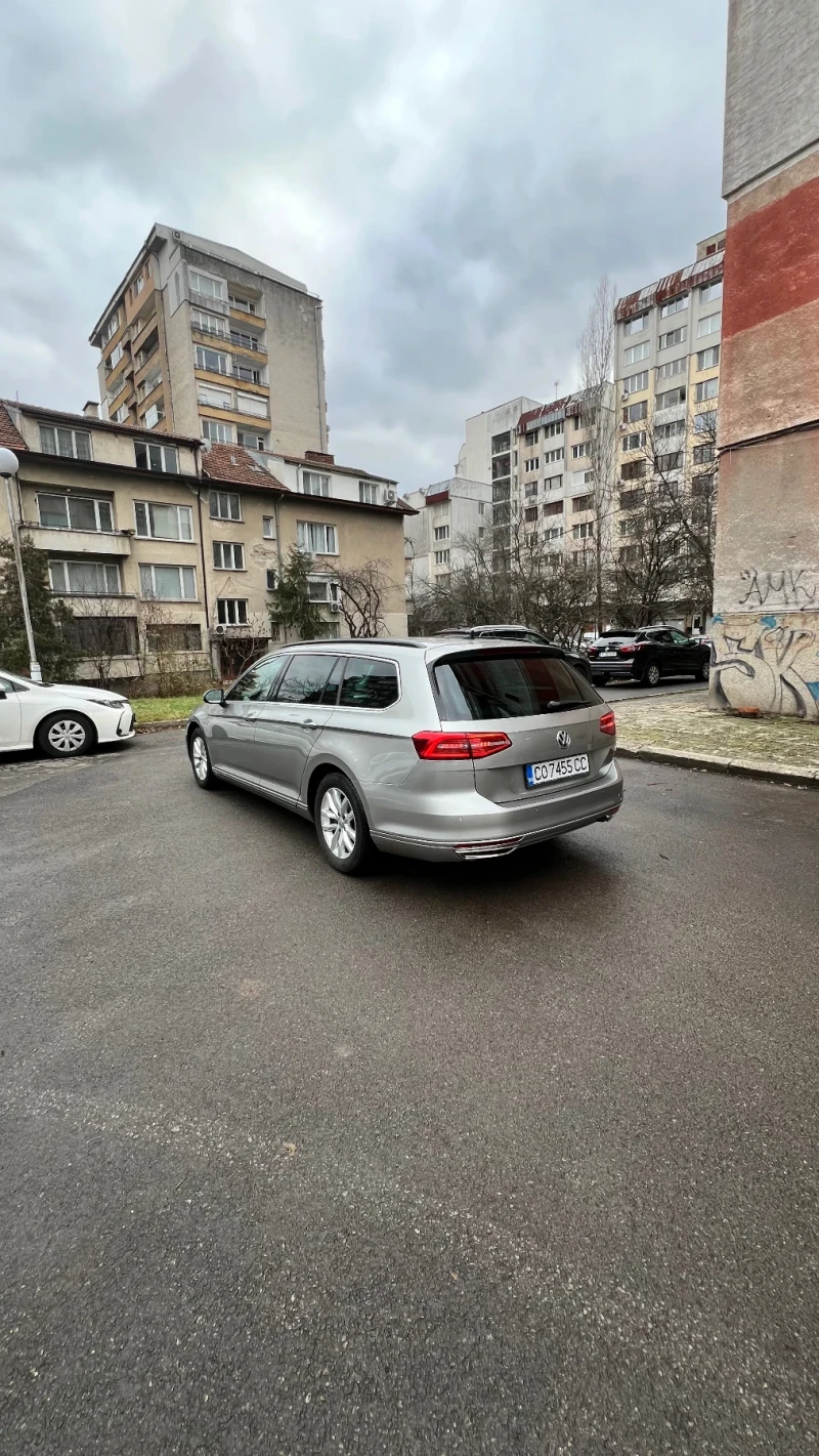 VW Passat 2.0TDI DSG Higline Навигация/Подгрев/Full LED, снимка 4 - Автомобили и джипове - 48298214