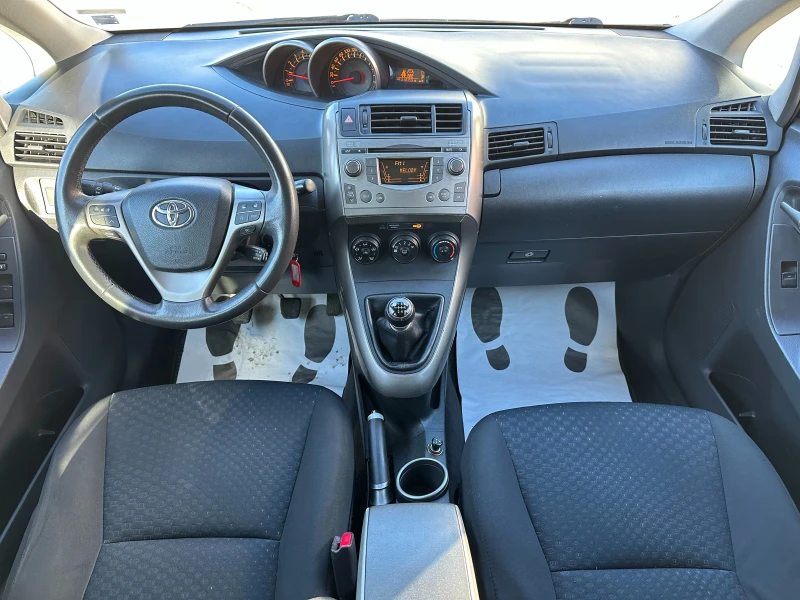 Toyota Verso 2.0d 126 к.с., снимка 10 - Автомобили и джипове - 48571494