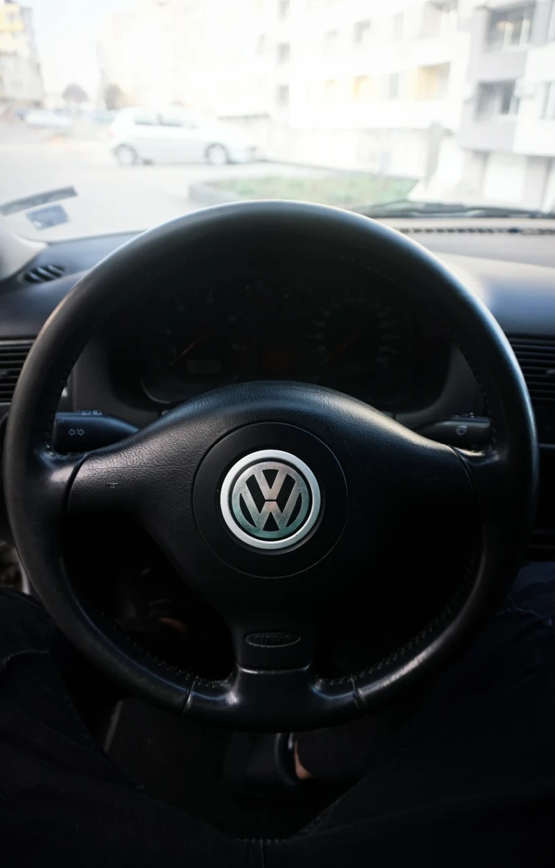 VW Golf, снимка 8 - Автомобили и джипове - 49134016