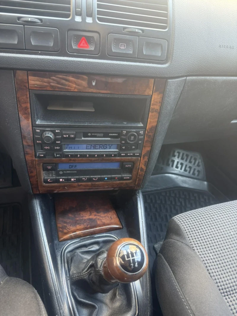 VW Bora, снимка 8 - Автомобили и джипове - 52563168