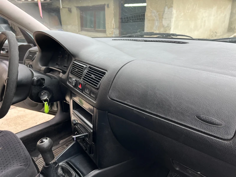 VW Golf, снимка 11 - Автомобили и джипове - 52053909
