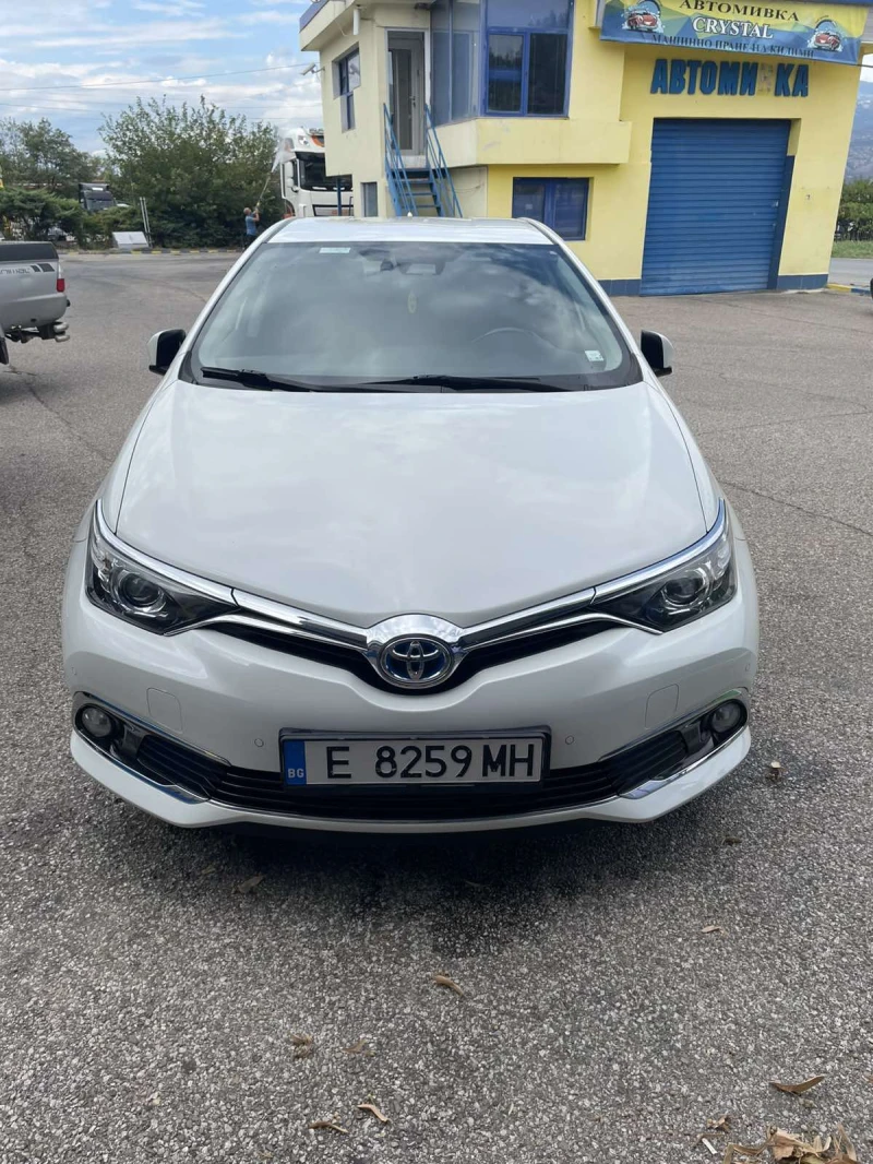 Toyota Auris, снимка 3 - Автомобили и джипове - 52815858