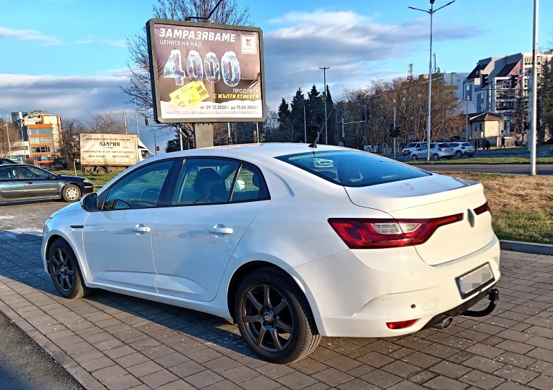 Renault Megane 1.6i Limo газ-бензин, снимка 6 - Автомобили и джипове - 53113519